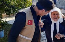 ARNAVUTLUK’TA DEPREMZEDELERE EL UZATIYORUZ